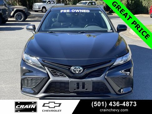 Used 2021 Toyota Camry SE image 2