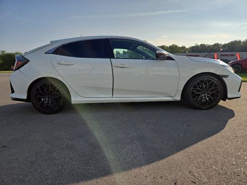 Used 2017 Honda Civic EX image 8