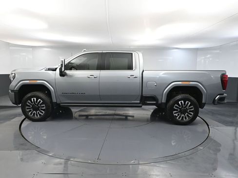 Used 2025 GMC Sierra 3500 Denali Ultimate image 11