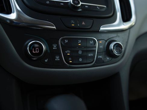 Used 2024 Chevrolet Equinox LT AWD/4WD image 9
