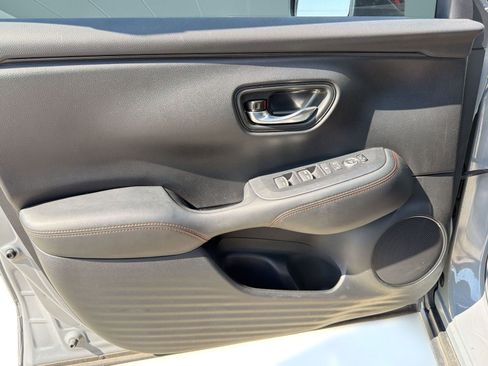 Used 2025 Honda HR-V Sport image 19