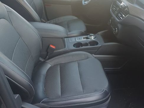 Used 2020 Ford Escape Titanium w/ Titanium Premium Package 2.0 AWD/4WD image 6