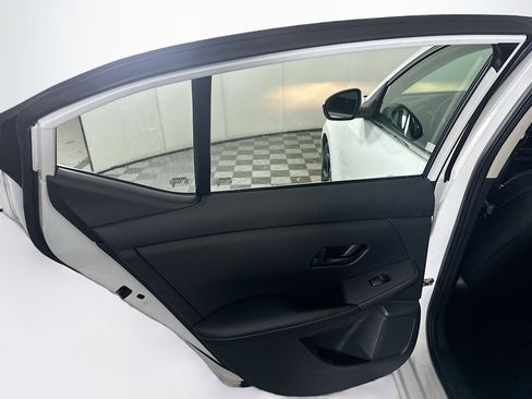 Used 2024 Nissan Sentra SV image 24