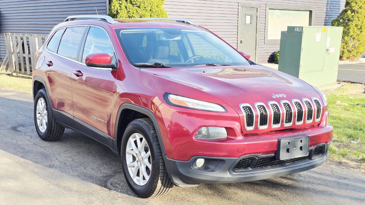 Used 2015 Jeep Cherokee Latitude w/ Cold Weather Group AWD/4WD image 9