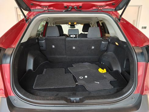 Used 2020 Toyota RAV4 LE w/ Carpet Mat Package FWD image 13