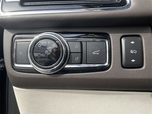 Used 2021 Lincoln Navigator Black Label w/ Cargo Convenience Package image 18