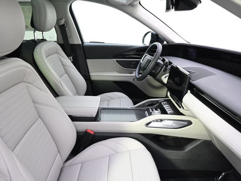 New 2026 Lincoln Nautilus Reserve w/ Jet Appearance Package AWD/4WD image 16