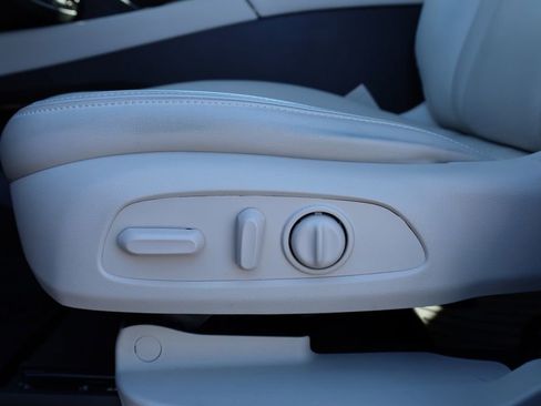 Used 2023 Buick Enclave Essence w/ Experience Buick Package image 21