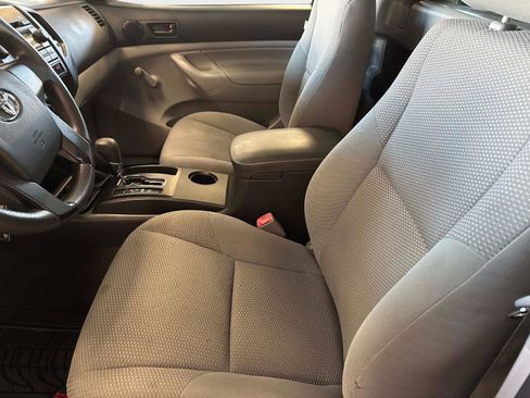 Used 2012 Toyota Tacoma image 12