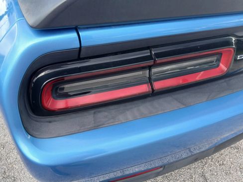 Used 2016 Dodge Challenger R/T Scat Pack w/ Leather Interior Group RWD image 13