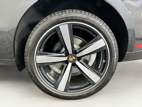 Used 2026 Porsche Macan AWD/4WD image 32