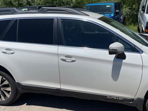 Used 2016 Subaru Outback 2.5i Limited AWD/4WD image 11