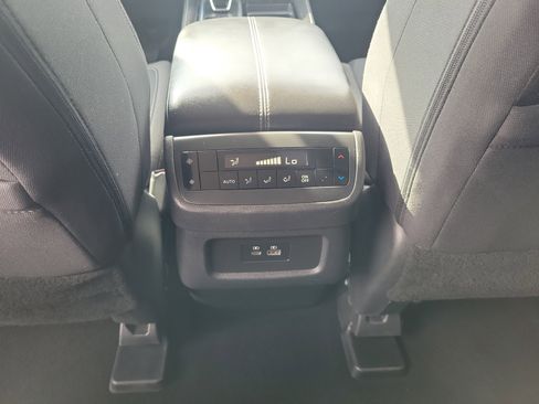 Used 2025 Nissan Pathfinder SV FWD image 14
