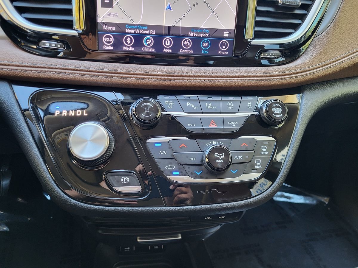 Used 2019 Chrysler Pacifica Limited w/ Advanced Safetytec Group FWD image 32