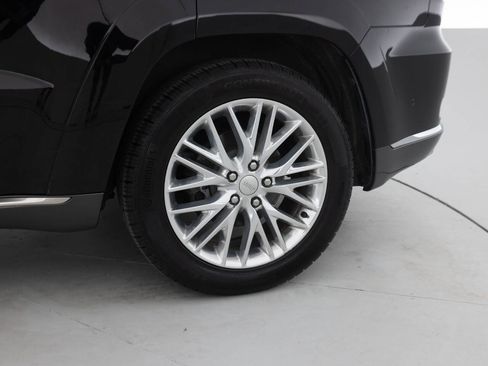 Used 2018 Jeep Grand Cherokee Summit AWD/4WD image 22