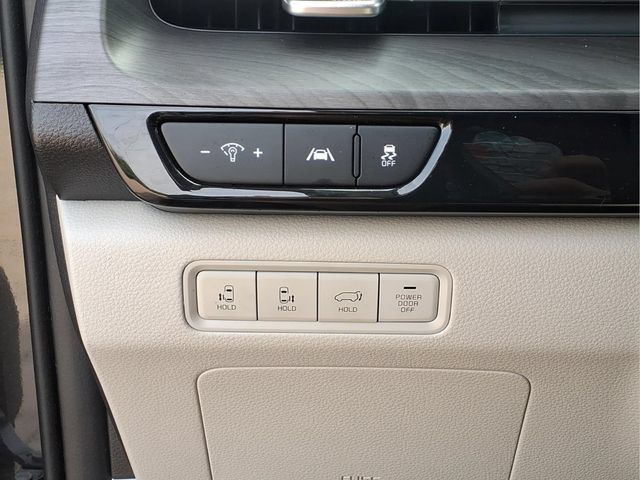 Used 2024 Kia Carnival EX FWD image 14