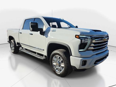 Used 2024 Chevrolet Silverado 2500 High Country w/ High Country Premium Package AWD/4WD image 2