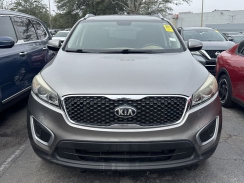 Certified 2018 Kia Sorento LX image 8