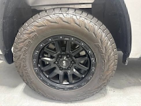 Used 2025 RAM 1500 Big Horn AWD/4WD image 6