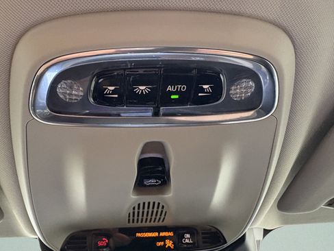 Used 2021 Volvo S60 T8 Inscription image 23