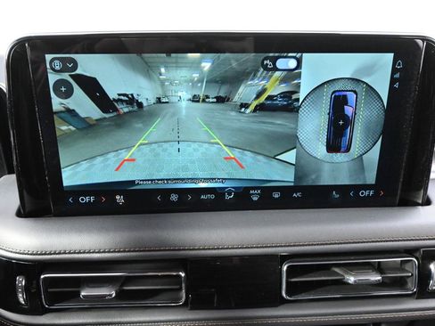 New 2025 Lincoln Aviator AWD w/ Equipment Group 101A image 31