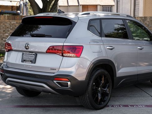 Used 2022 Volkswagen Taos SE image 16