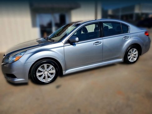 Used 2012 Subaru Legacy 2.5i Premium AWD/4WD image 7