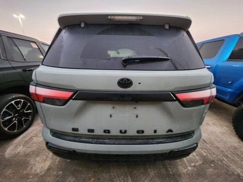 Used 2024 Toyota Sequoia Platinum image 5