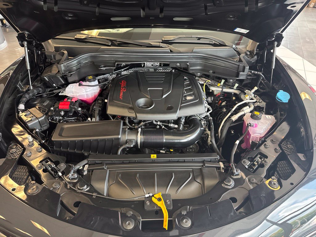 New 2026 Alfa Romeo Stelvio Sprint AWD/4WD image 30
