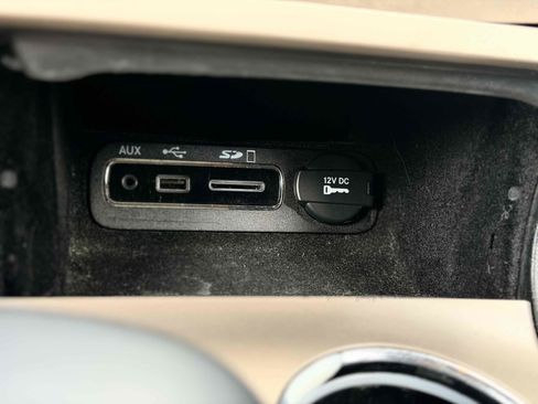 Used 2014 Jeep Grand Cherokee Overland AWD/4WD image 37