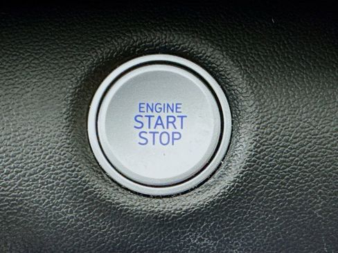 Certified 2023 Hyundai Elantra SEL image 32