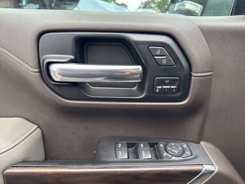 Used 2020 GMC Sierra 1500 SLT w/ SLT Premium Package RWD image 17
