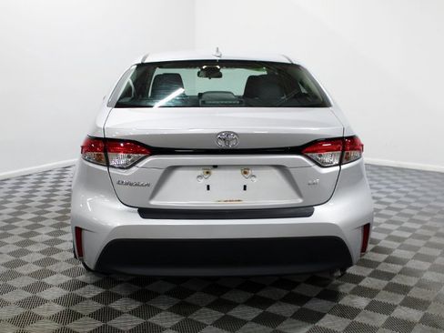 Used 2023 Toyota Corolla LE image 5
