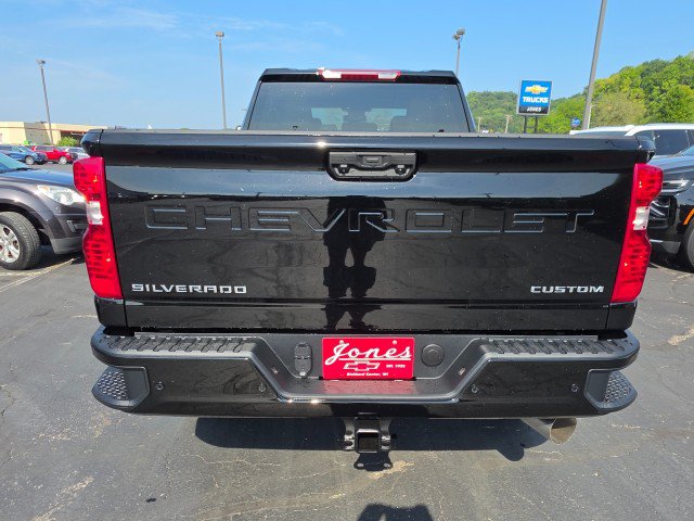 New 2026 Chevrolet Silverado 2500 Custom w/ Custom Value Package AWD/4WD image 4