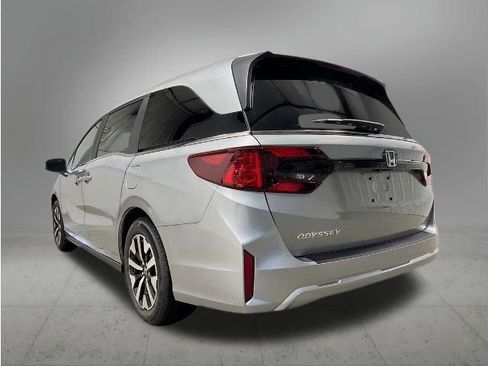New 2026 Honda Odyssey EX-L image 3