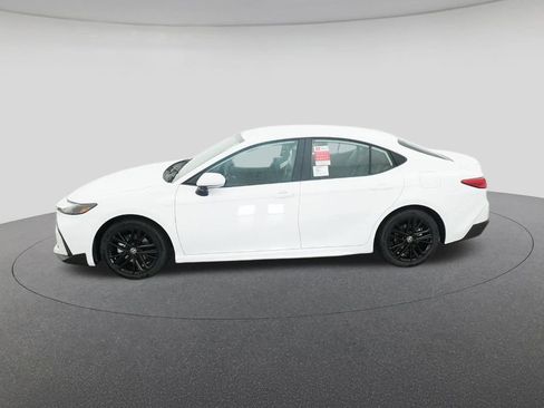 New 2026 Toyota Camry SE image 3