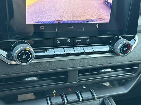 Used 2024 Chevrolet Colorado Trail Boss w/ Safety Package image 22