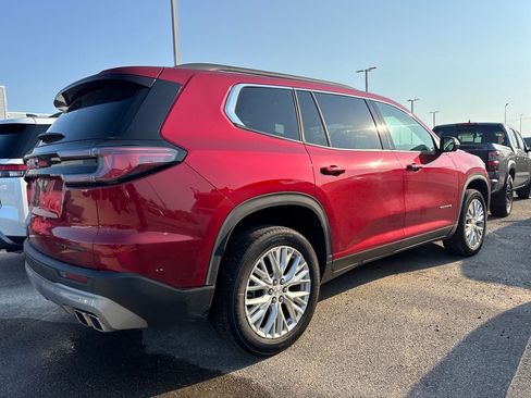 Used 2024 GMC Acadia Elevation w/ Luxury Package FWD image 3