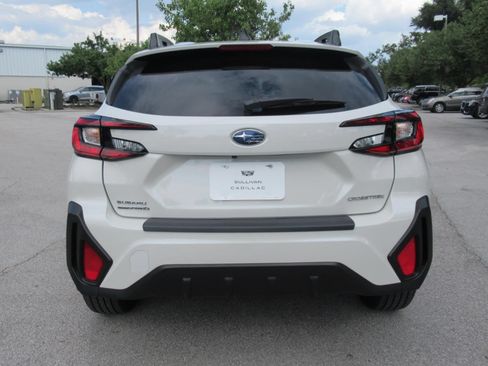 Used 2024 Subaru Crosstrek 2.0i Premium w/ Crosstrek Mirror Package AWD/4WD image 5