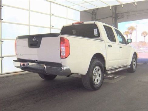 Used 2015 Nissan Frontier S image 2
