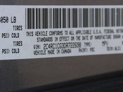 Used 2013 Chrysler Town & Country Touring-L w/ Driver Convenience Group FWD image 10