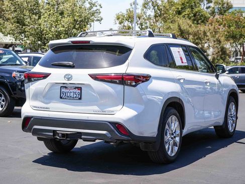 Certified 2026 Toyota Highlander Limited AWD/4WD image 7