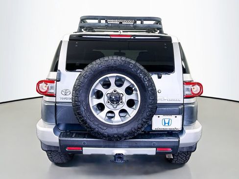 Used 2012 Toyota FJ Cruiser 2WD image 6