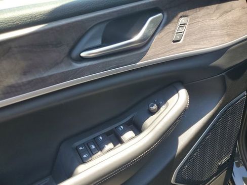 Used 2022 Jeep Grand Cherokee L Limited RWD image 15