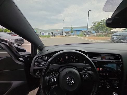 Used 2018 Volkswagen Golf R 4-Door AWD/4WD image 13