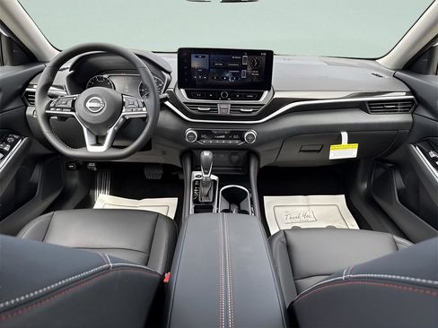 New 2025 Nissan Altima 2.5 SR w/ SR Premium Package FWD image 22
