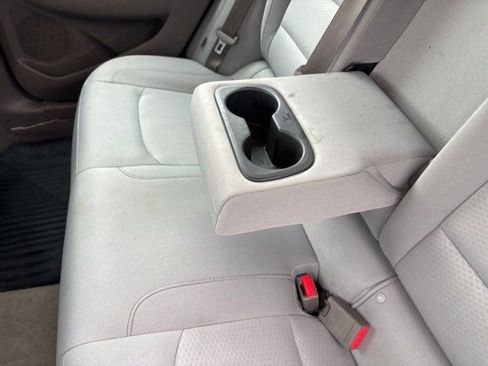 Used 2016 Chevrolet Malibu LT image 33