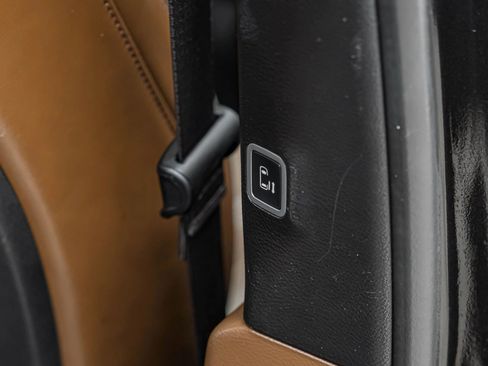 Used 2018 Chrysler Pacifica Limited image 60