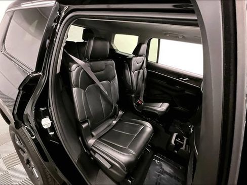 Used 2023 Jeep Grand Cherokee L Limited AWD/4WD image 25