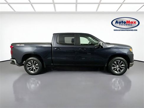 Used 2024 Chevrolet Silverado 1500 LT image 9